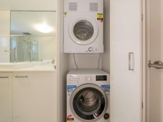 Pacific Towers Unit 4 19 Ormonde Tce Kings Beach - 2