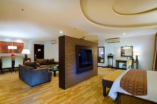 Aston Pontianak Hotel and Convention Center - Pontianak - 1