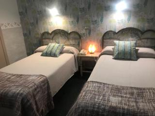 Hostal Pirineos - Barbastro - 7