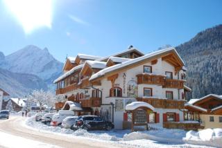 Hotel B&B Andreas - Canazei - 0