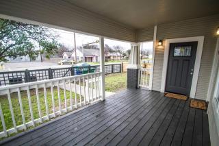 Hackberry St #A Renovated 2BR/2BA Near Downtown - San Antonio - 0