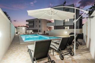 Andy modern & centrally located ap. for 6 with a pool - Novalja - 2