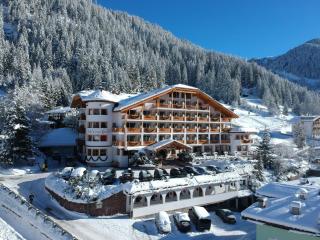 Hotel Cesa Tyrol - Canazei - 8