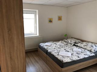 Motel Red Oil - Lovosice - 8