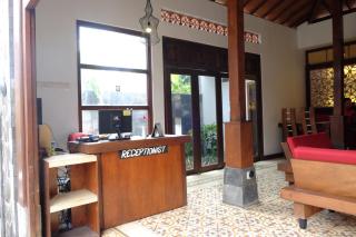 Puri Langenarjan Guest House - Yogyakarta - 8