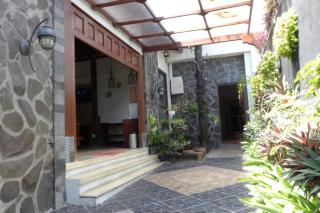 Puri Langenarjan Guest House - Yogyakarta - 5