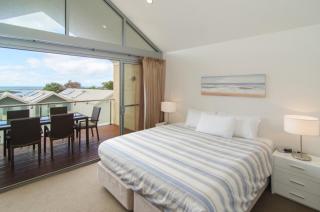 16 Seine Bay Apartment - 3