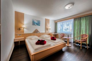 Wellness- und Schneesporthotel Christiania - Saas-Almagell - 4