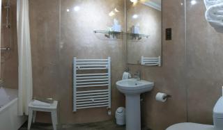MacLean Guest House - 7