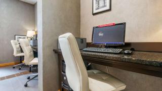 Best Western Plus Silverdale Beach Hotel - 5