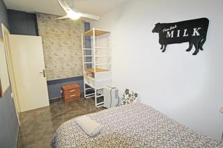 Céntrico y espacioso piso en barrio tranquilo - Alicante - 1