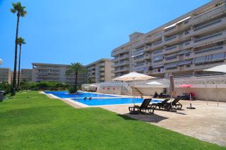 UHC Aquamarina Apartments - La Pineda - 0