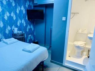 The Melville Hotel by Rokxy- Kings Cross - London - 6