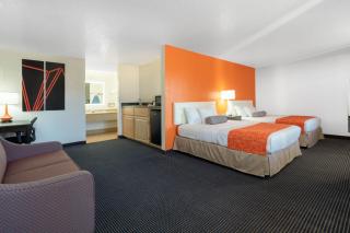 Howard Johnson by Wyndham Holbrook - 8