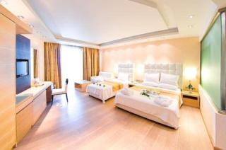 Konstantinos Palace - 1