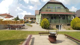 Krisztián Apartmanház - Vonyarcvashegy - 2