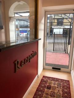 Lyon House Hotel - Barking - 4