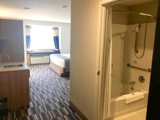 Microtel Inn & Suites By Wyndham Moorhead Fargo Area - 1