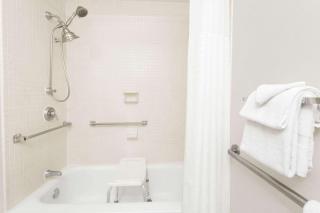 Howard Johnson by Wyndham Vero Beach / Downtown - Vero Beach - 2