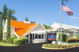 Howard Johnson by Wyndham Vero Beach / Downtown - Vero Beach - 0