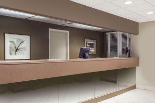 Howard Johnson by Wyndham Niagara Falls - Niagara Falls - 9
