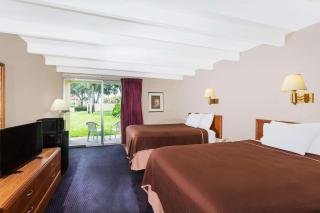 Howard Johnson by Wyndham Vero Beach / Downtown - Vero Beach - 8