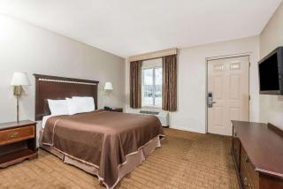 Howard Johnson by Wyndham Springfield - 1