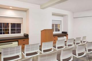 Microtel Inn & Suites Leesburg - Leesburg - 9