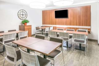 Microtel By Wyndham Victor - 7