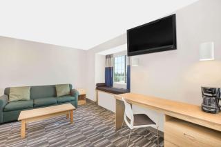 MICROTEL Inn and Suites - Ames - Ames - 2