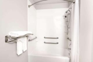 Microtel By Wyndham Victor - 4