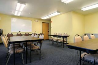 Microtel Inn & Suites by Wyndham Huntsville - 3