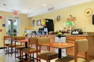 Microtel Inn & Suites by Wyndham Huntsville - 2