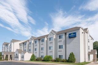 Microtel Inn & Suites by Wyndham Rice Lake - 0