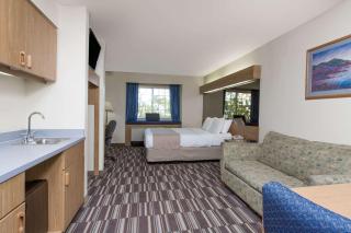 Baymont Inn & Suites by Wyndham Anchorage Airport - Anchorage - 4