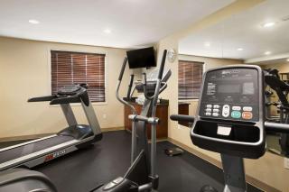 Ramada by Wyndham Edson - Edson - 8