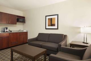 Ramada by Wyndham Edson - Edson - 3