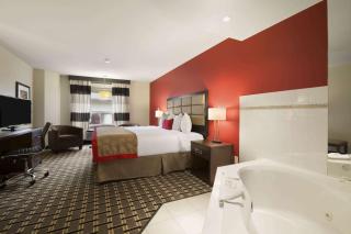 Ramada by Wyndham Edson - Edson - 1
