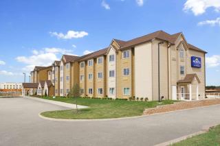 Microtel Inn & Suites Cotulla - Cotulla - 7