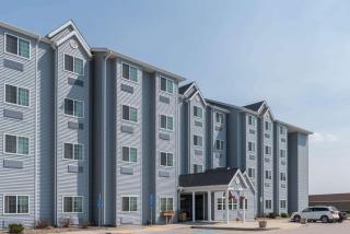 Microtel Inn & Suites by Wyndham Stanley - Stanley - 0
