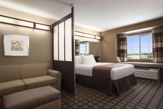 Microtel Inn & Suites by Wyndham Kenedy Karnes City - Kenedy - 1