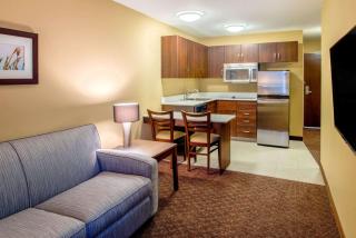 Microtel Inn & Suites by Wyndham Red Deer - 1