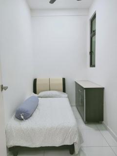 Sky Loft Premium Bukit Indah with Garden View & Nflix HBO A30 - Johor Bahru - 3