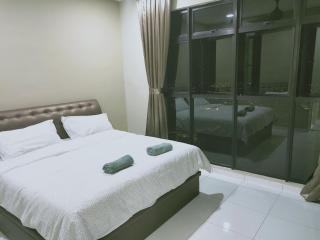 Sky Loft Premium Bukit Indah with Garden View & Nflix HBO A30 - Johor Bahru - 5