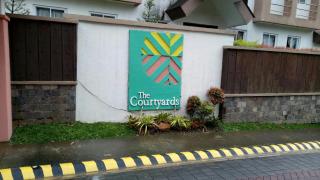 Courtyard Getaway - 3