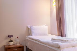 Hugo Hotel - Warna - 3