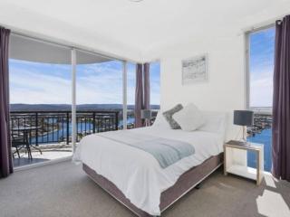Beach Stay - Ocean & Riverview resort Chevron Renaissance central Surfers Paradise - Gold Coast - 9