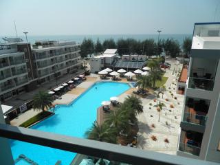 Grandblue condominium 609 - 0