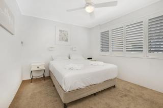 2 Bedroom Top Floor Unit - Ocean Views and Pool- Headlands Resort - Alexandra Headland - 2