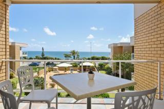 2 Bedroom Top Floor Unit - Ocean Views and Pool- Headlands Resort - Alexandra Headland - 0